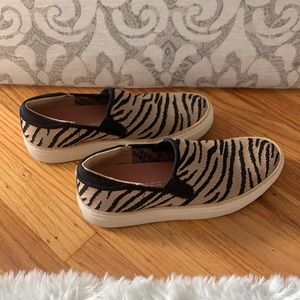 Dr. Schools Be Free Zebra knit slip ons